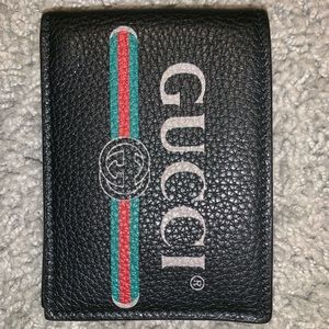 Gucci bifold logo wallet